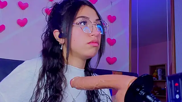 MadyJackson online show from 7, 4, 2026