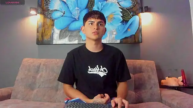 Snapshot of Lyam_ap chatting on 18, 12, 2025 Lyam ap online show from 18, 12, 2025