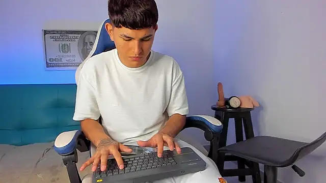 Snapshot of Lyam_ap chatting on 22, 3, 2026 Lyam ap online show from 22, 3, 2026