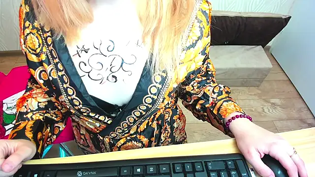 Miss Elsa  online show from 17, 2, 2025