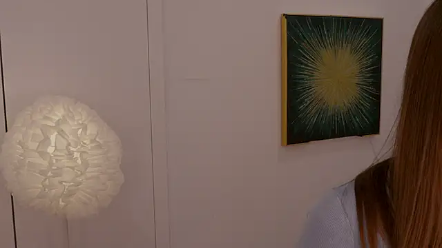 Lilly Colins online show from 7, 2, 2025