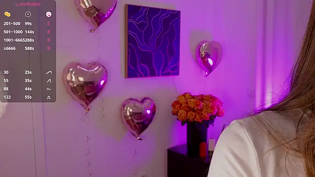 Lilly Colins online show from 15, 2, 2025