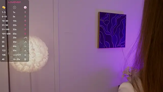 Lilly Colins online show from 7, 3, 2025