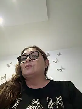 AntonellaAlondra4 online show from 4, 6, 2026