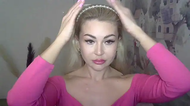 AdeleRoberts online show from 12, 2, 2025