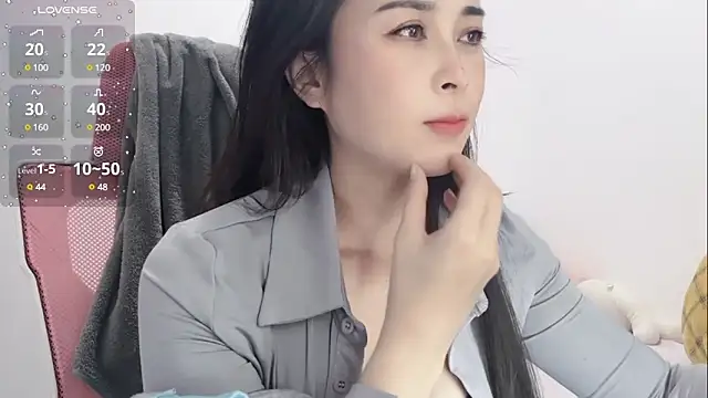 Snapshot of Qwi-V1 chatting on 22, 1, 2025 Qwi-V1 online show from 22, 1, 2025