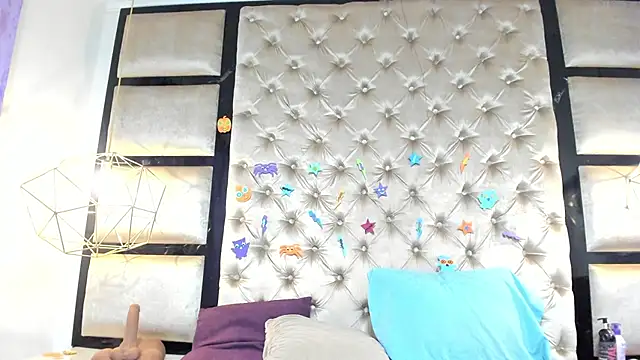 Aurora-Rossi online show from 5, 11, 2025