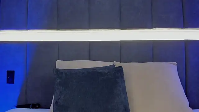 nicolle pierce online show from 10, 2, 2025