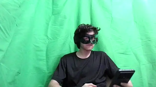 Snapshot of LovelyOwner_com chatting on 2, 1, 2025 LovelyOwner com online show from 2, 1, 2025