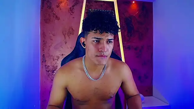jamescurli  online show from 2, 2, 2025
