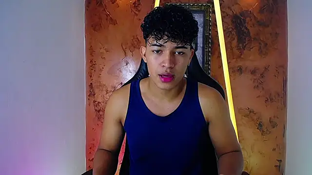 jamescurli  online show from 17, 2, 2025