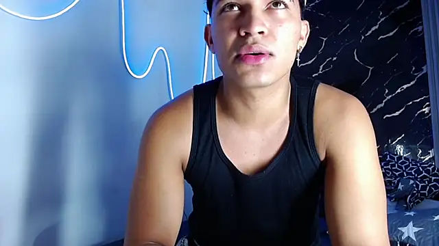 jamescurli  online show from 3, 10, 2025