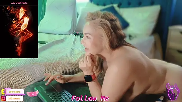 QueenYsuRey online show from 4, 3, 2025