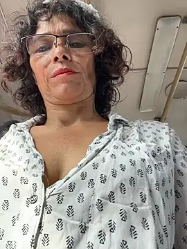 MireyaTorresGu online show from 13, 4, 2026