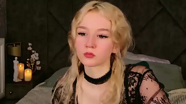 Snapshot of NaomiLoys chatting on 23, 2, 2025 NaomiLoys online show from 23, 2, 2025