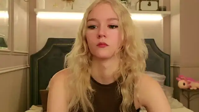 Snapshot of NaomiLoys chatting on 20, 9, 2025 NaomiLoys online show from 20, 9, 2025