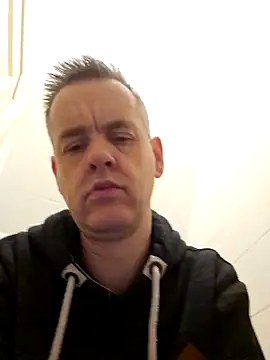 Hectorthyssen1 online show from 8, 2, 2025