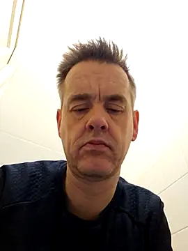 Hectorthyssen1 online show from 1, 3, 2025