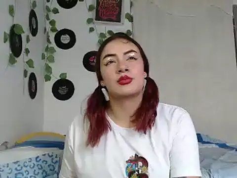 Snapshot of Hannafoster chatting on 4, 12, 2024 Hannafoster online show from 4, 12, 2024