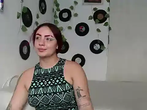 Snapshot of Hannafoster chatting on 14, 12, 2024 Hannafoster online show from 14, 12, 2024