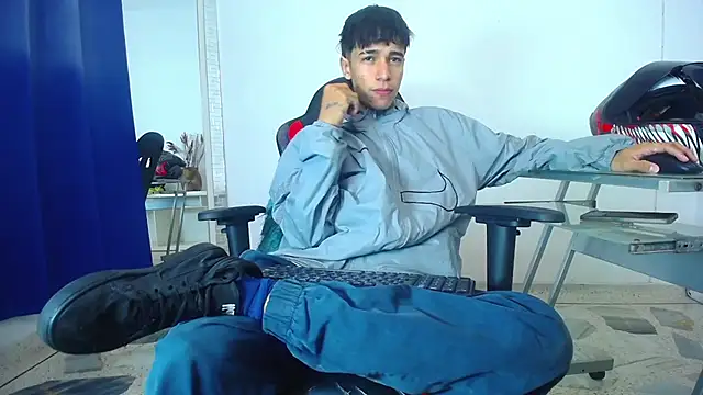 Zacktk7 online show from 6, 12, 2024