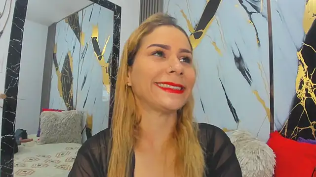 sophiee evanss  online show from 9, 12, 2024