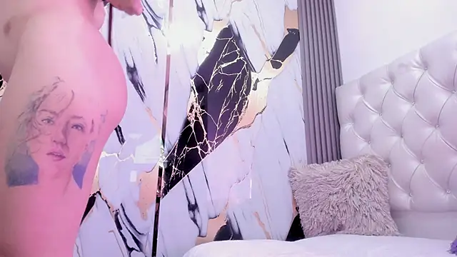 sophiee evanss  online show from 17, 12, 2024