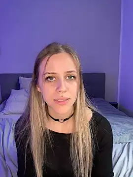 lunawolf21 online show from 4, 12, 2024