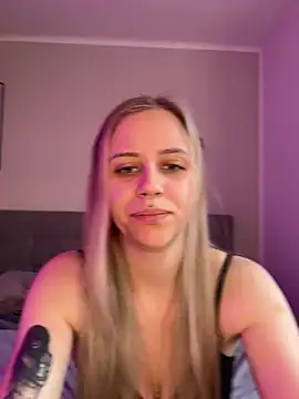 lunawolf21 online show from 20, 1, 2025