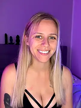 lunawolf21 online show from 23, 9, 2025