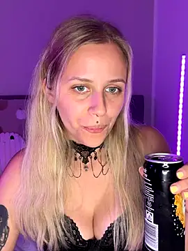 lunawolf21 online show from 29, 9, 2025