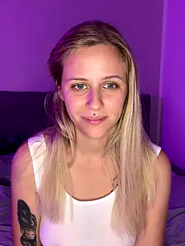 lunawolf21 online show from 12, 10, 2025