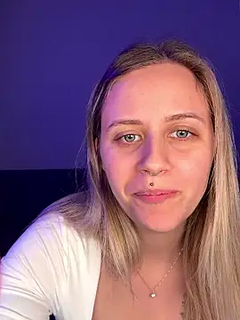 lunawolf21 online show from 5, 1, 2026