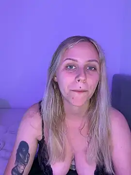 Snapshot of lunawolf21 chatting on 5, 6, 2026 lunawolf21 online show from 5, 6, 2026