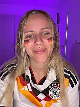 Snapshot of lunawolf21 chatting on 16, 6, 2026 lunawolf21 online show from 16, 6, 2026