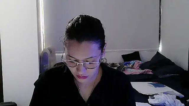 Snapshot of luxandracon23 chatting on 8, 10, 2025 luxandracon23 online show from 8, 10, 2025