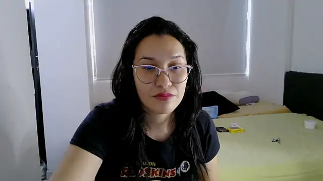 Snapshot of luxandracon23 chatting on 10, 10, 2025 luxandracon23 online show from 10, 10, 2025