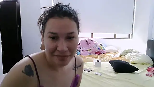 Snapshot of luxandracon23 chatting on 17, 10, 2025 luxandracon23 online show from 17, 10, 2025