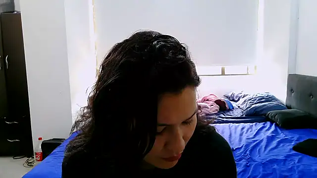 Snapshot of luxandracon23 chatting on 18, 10, 2025 luxandracon23 online show from 18, 10, 2025