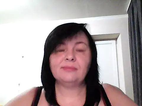 EmiliaLooo online show from 8, 11, 2025