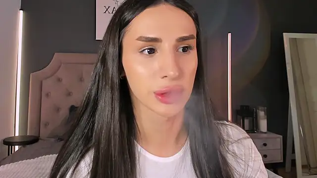 Kim Oberlin  online show from 10, 11, 2025