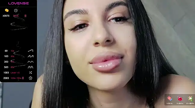  Evelyynn  online show from 31, 12, 2024