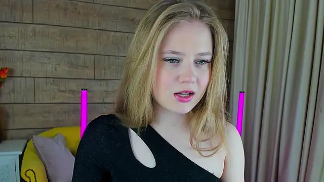 Snapshot of SelinSwarovski chatting on 24, 2, 2025 SelinSwarovski online show from 24, 2, 2025