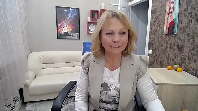 Milla Cutie18 online show from 5, 2, 2025