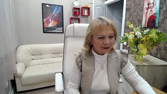 Milla Cutie18 online show from 1, 10, 2025