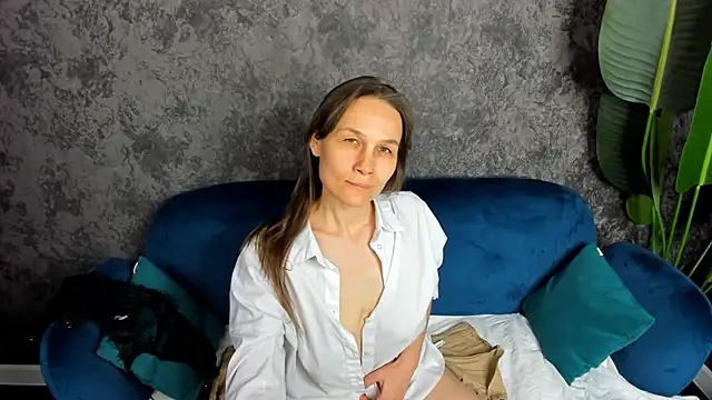 Snapshot of Lillian_White chatting on 23, 2, 2025 Lillian White online show from 23, 2, 2025