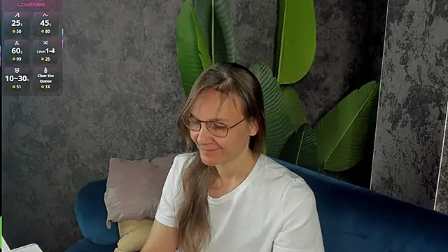 Snapshot of Lillian_White chatting on 13, 9, 2025 Lillian White online show from 13, 9, 2025