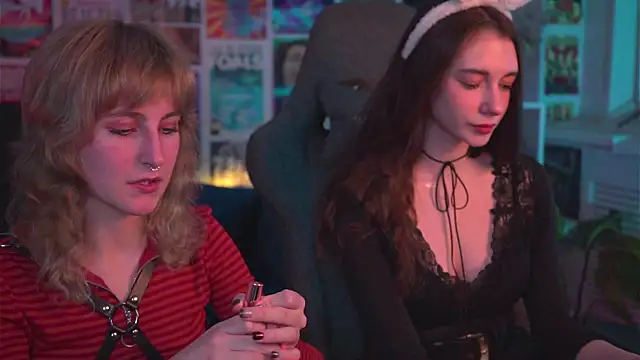 Snapshot of LuxRayi chatting on 20, 12, 2024 LuxRayi online show from 20, 12, 2024