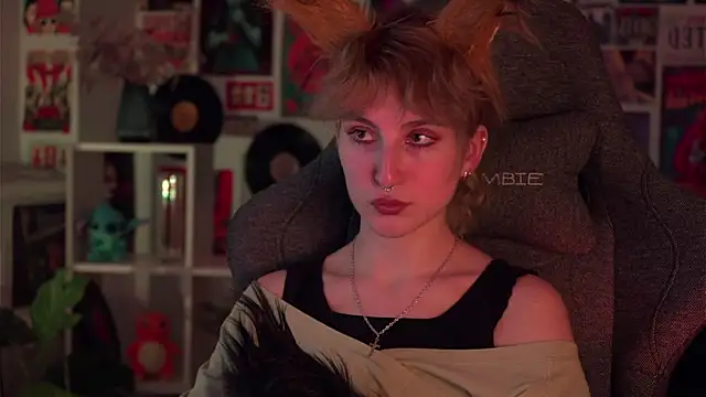 Snapshot of LuxRayi chatting on 22, 12, 2024 LuxRayi online show from 22, 12, 2024