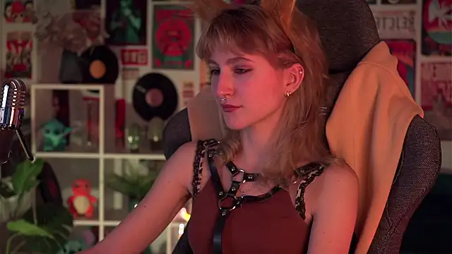 Snapshot of LuxRayi chatting on 23, 12, 2024 LuxRayi online show from 23, 12, 2024